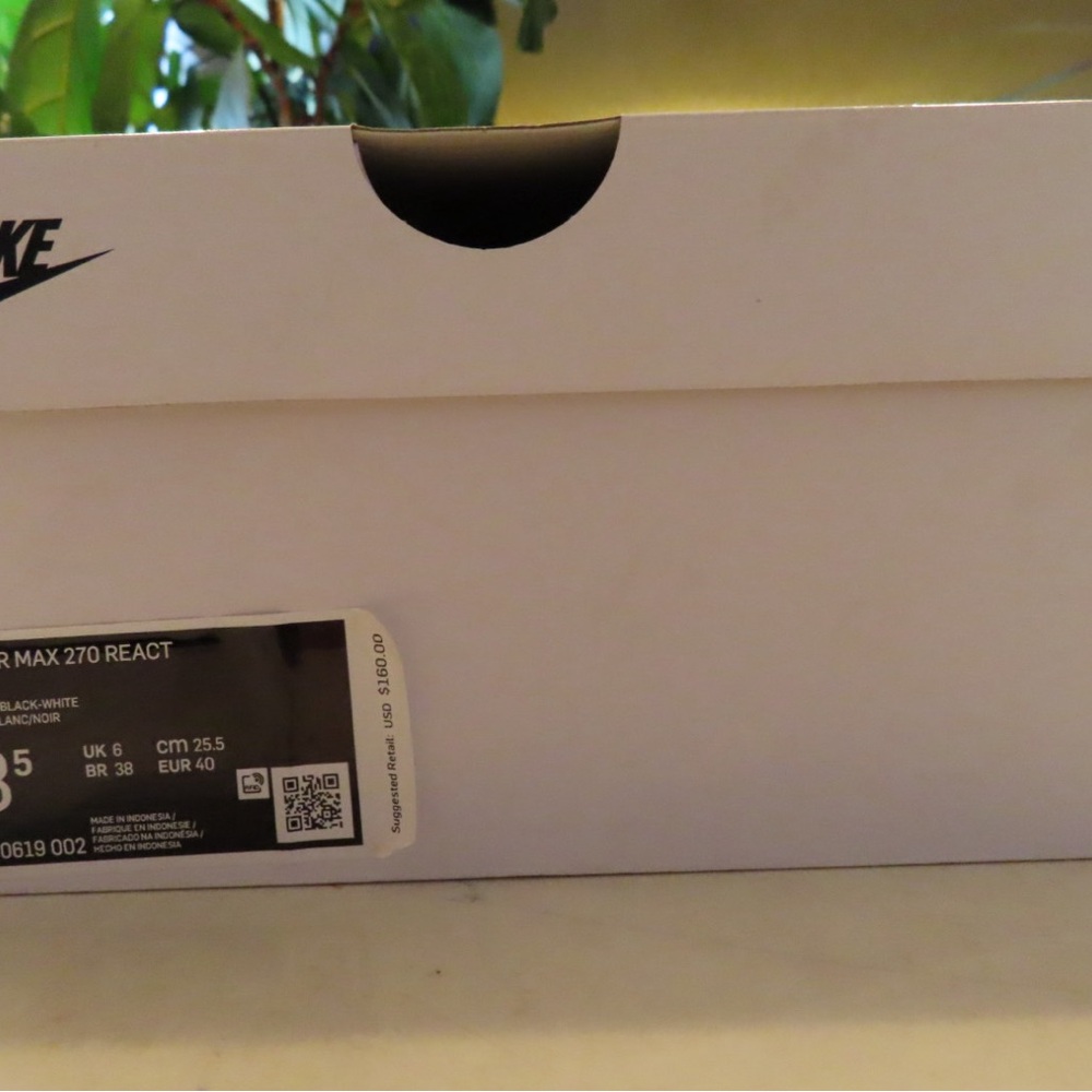 Nike Air Max 270 React BRAND NEW size 8.5 - Picture 9 of 10